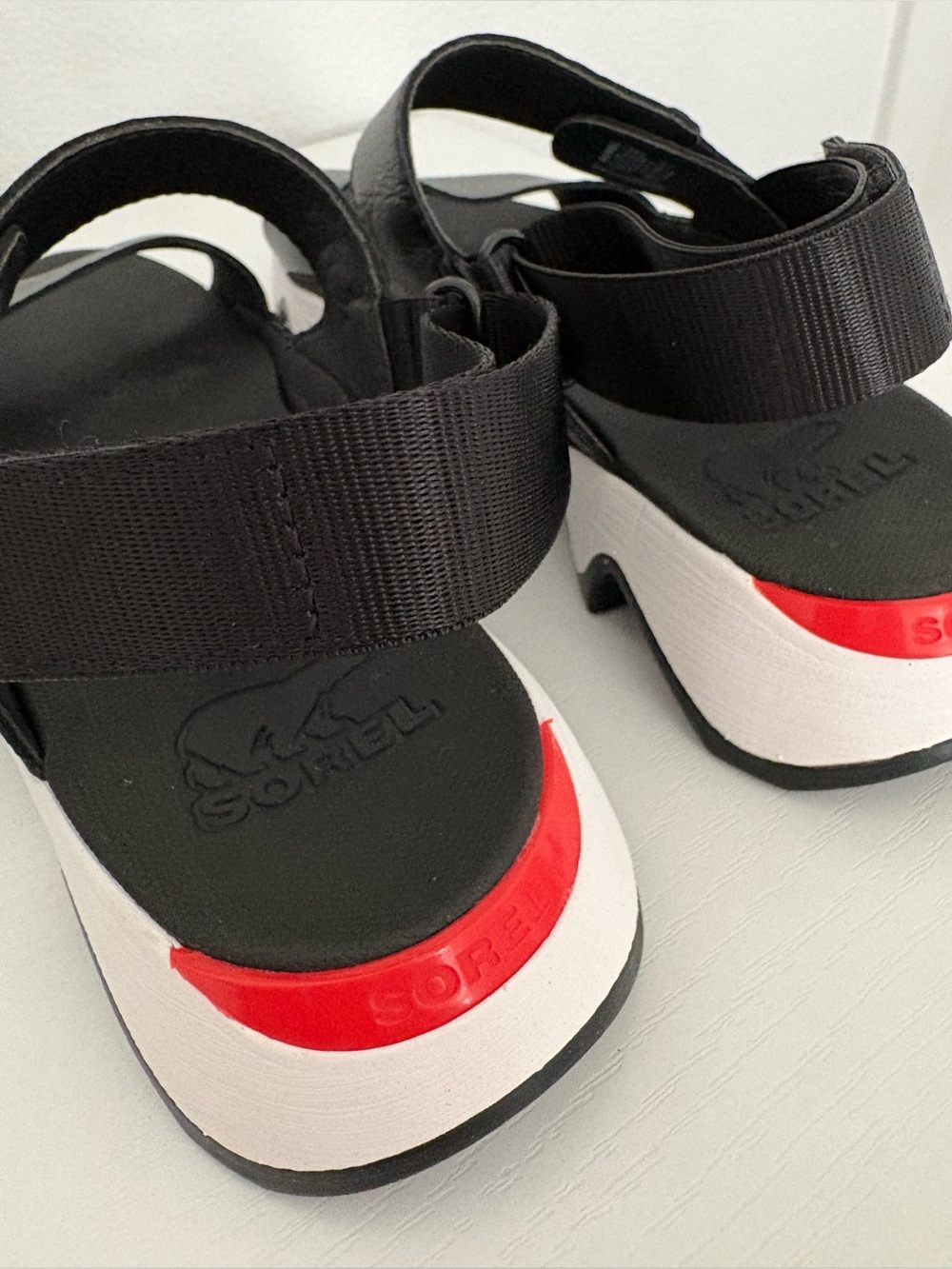 SOREL Kinetic Impact Sling Sandal Black/White/Red Size 8 - EXCELLENT - Picture 9 of 14
